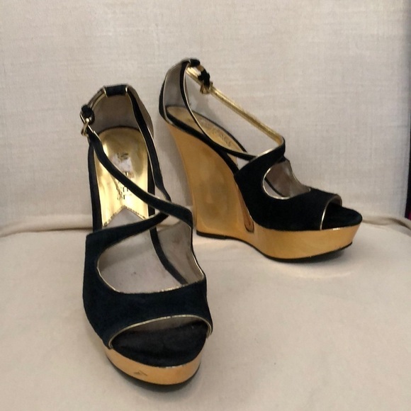 Michael Kors Gold Platform Wedge Heels Size 6 - Picture 1 of 10